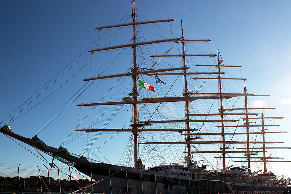 La partenza del Royal Clipper (1).jpg